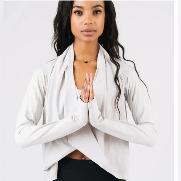 Zyia Cream Yoga Shawl XS - Picture 6 of 8